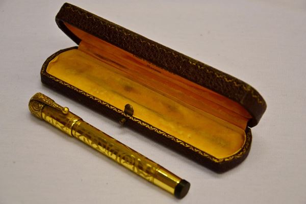 Pennino, inizi sec. XX, in laminato  - Asta GIOIELLI, ARREDI D'ANTIQUARIATO, DIPINTI E SCULTURE - Poggio Bracciolini Casa d'Aste