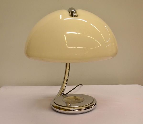 Lume da tavolo, anni '70, design Elio Martinelli,