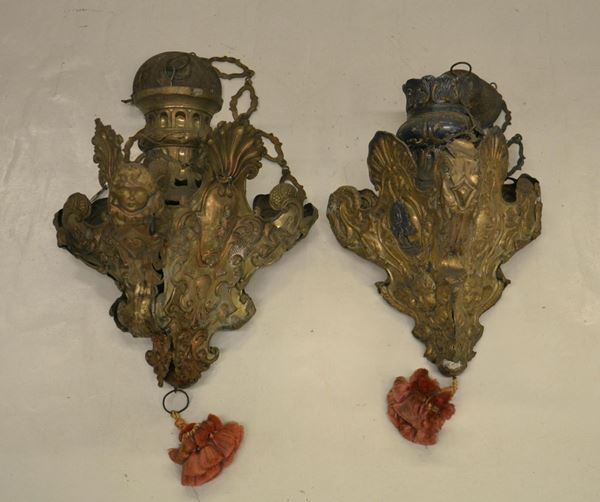 Due lampade votive, sec. XVIII&nbsp;&nbsp;&nbsp;&nbsp;&nbsp;&nbsp;&nbsp;&nbsp;&nbsp;&nbsp;&nbsp;&nbsp;&nbsp;&nbsp;&nbsp;&nbsp;&nbsp;&nbsp;&nbsp;&nbsp;&nbsp;&nbsp;&nbsp;&nbsp;&nbsp;&nbsp;&nbsp;&nbsp;&nbsp;&nbsp;&nbsp;&nbsp;&nbsp;&nbsp;&nbsp;&nbsp;&nbsp;&nbsp;&nbsp;&nbsp;&nbsp;&nbsp;&nbsp;&nbsp;