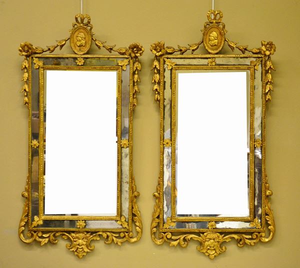 Coppia di specchiere, Luigi XVI, in cornice dorata  - Asta GIOIELLI, ARREDI D'ANTIQUARIATO, DIPINTI E SCULTURE - Poggio Bracciolini Casa d'Aste
