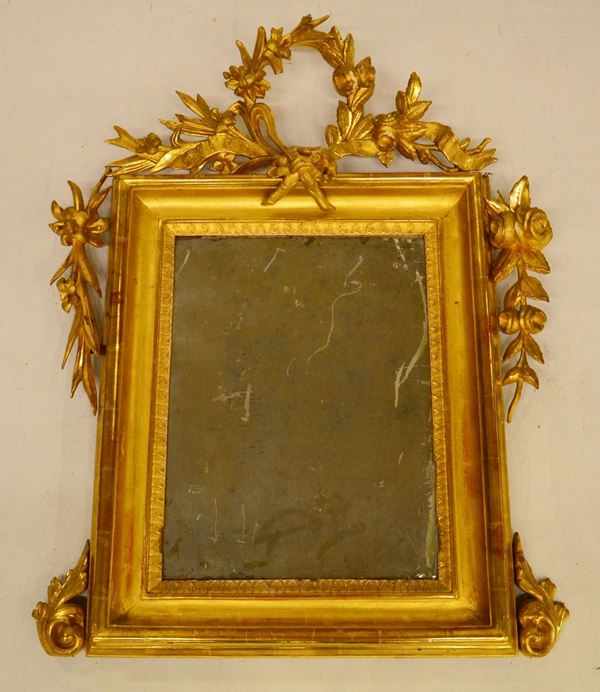 Cornice, sec. XX, in legno laccato e intagliato a  - Asta GIOIELLI, ARREDI D'ANTIQUARIATO, DIPINTI E SCULTURE - Poggio Bracciolini Casa d'Aste