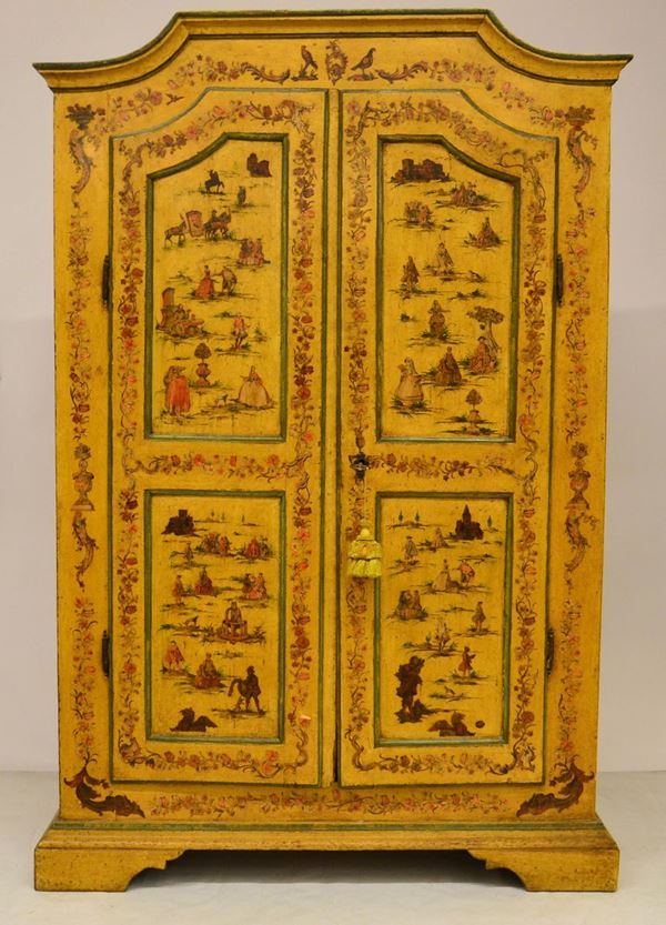 Armadio, Provenza, sec. XIX, in legno laccato