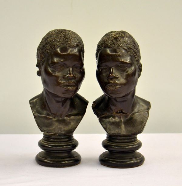 Due sculture. sec. XX,