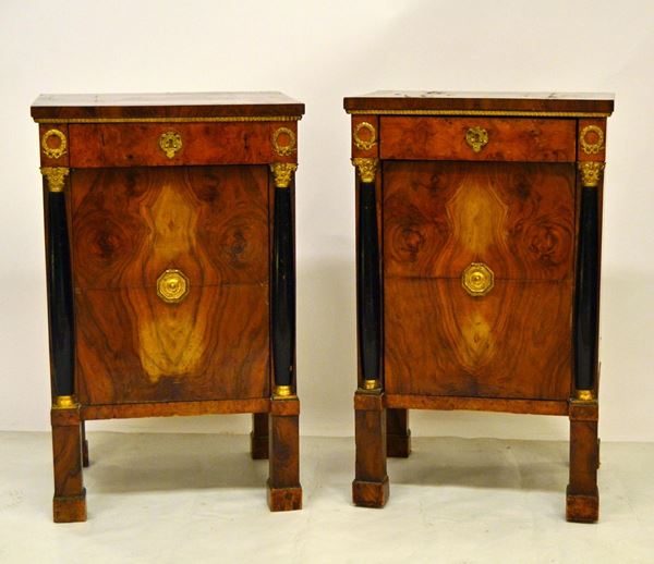 Coppia di comodini, Impero, lastronati  - Asta GIOIELLI, ARREDI D'ANTIQUARIATO, DIPINTI E SCULTURE - Poggio Bracciolini Casa d'Aste