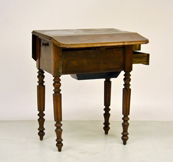 Tavolino da lavoro, fine sec. XIX,