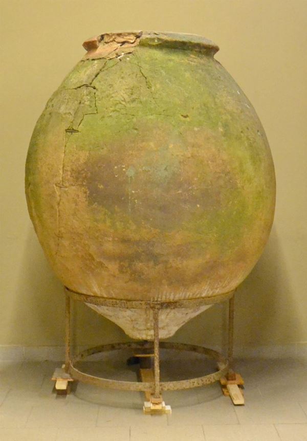Grande dolio, sec. XIX, in terracotta su base