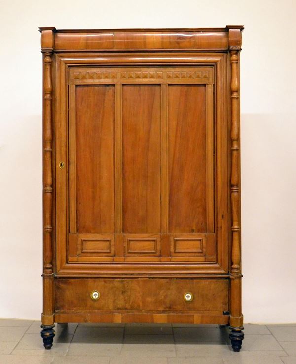 Armadio, Italia settentrionale, inizi sec. XX  - Asta GIOIELLI, ARREDI D'ANTIQUARIATO, DIPINTI E SCULTURE - Poggio Bracciolini Casa d'Aste