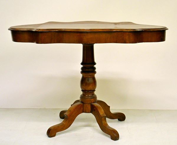 Tavolino, inizi sec. XX, in legno