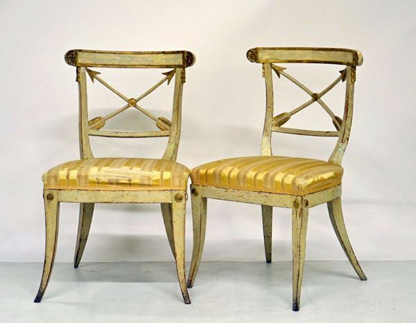 Coppia di sedie, sec. XVIII, in legno