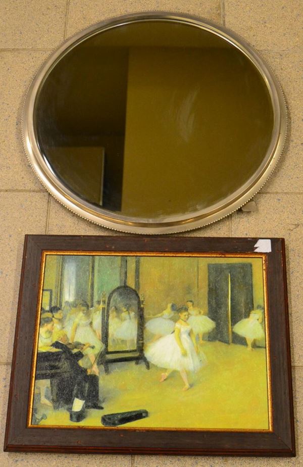 Specchiera, entro cornice in metallo, diam. cm 46&nbsp;&nbsp;&nbsp;&nbsp;&nbsp;&nbsp;&nbsp;&nbsp;&nbsp;&nbsp;&nbsp;&nbsp;&nbsp;&nbsp;&nbsp;&nbsp;&nbsp;&nbsp;&nbsp;&nbsp;&nbsp;&nbsp;&nbsp;&nbsp;&nbsp;  - Asta ASTA A TEMPO - ANTIQUARIATO E COLLEZIONISMO - Poggio Bracciolini Casa d'Aste