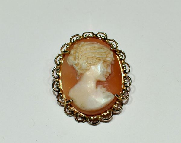 SPILLA IN ORO GIALLO E CAMMEO  - Asta GIOIELLI, SCULTURE, DIPINTI, ARREDI E OGGETTI D'ARTE - Poggio Bracciolini Casa d'Aste