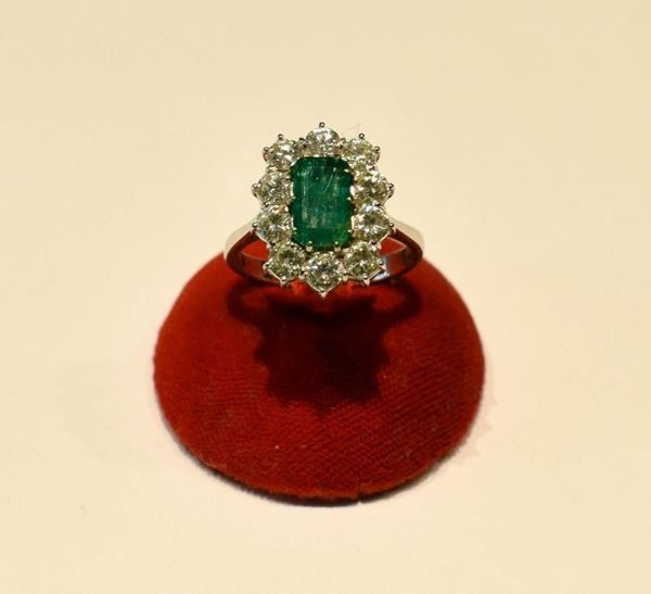ANELLO IN ORO BIANCO,DIAMANTI E SMERALDO&nbsp;&nbsp;&nbsp;&nbsp;&nbsp;&nbsp;&nbsp;&nbsp;&nbsp;&nbsp;&nbsp;&nbsp;&nbsp;&nbsp;&nbsp;&nbsp;&nbsp;&nbsp;&nbsp;&nbsp;&nbsp;&nbsp;&nbsp;&nbsp;&nbsp;&nbsp;&nbsp;&nbsp;&nbsp;&nbsp;&nbsp;&nbsp;&nbsp;&nbsp;