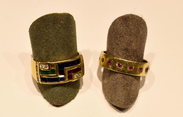ANELLO IN ORO GIALLO,DIAMANTI E ZAFFIRI