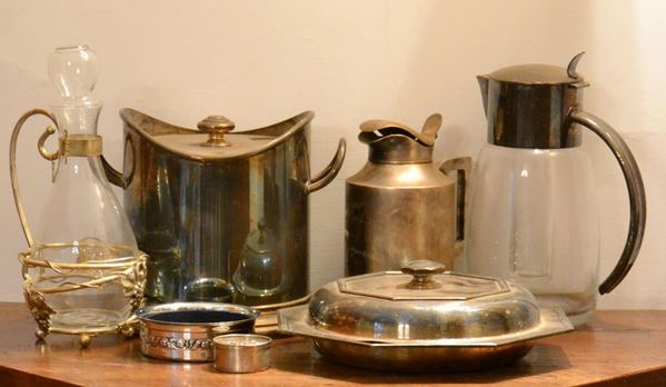 Legumiera, due thermos, brocca, bottiglia,