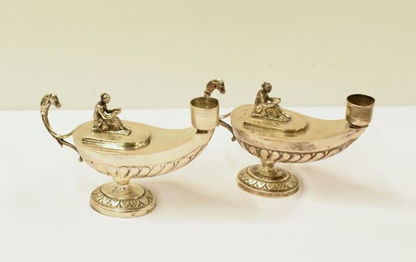 COPPIA DI LUCERNE, SEC. XX                                                  - Asta GIOIELLI, SCULTURE, DIPINTI, ARREDI E OGGETTI D'ARTE - Poggio Bracciolini Casa d'Aste