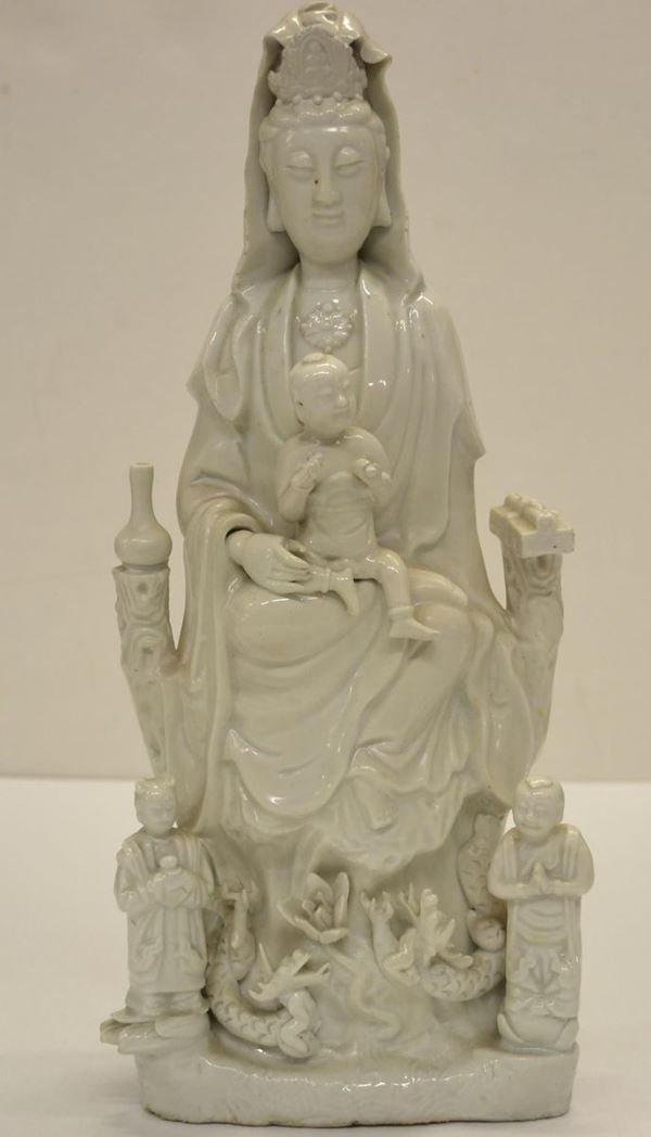 Figura di Guanyin, Cina, Sec. XIX  - Asta GIOIELLI, SCULTURE, DIPINTI, ARREDI E OGGETTI D'ARTE - Poggio Bracciolini Casa d'Aste