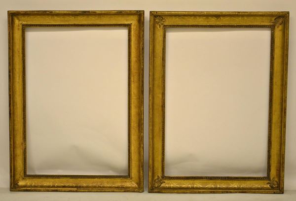 Due cornici, sec. XIX, in legno dorato,