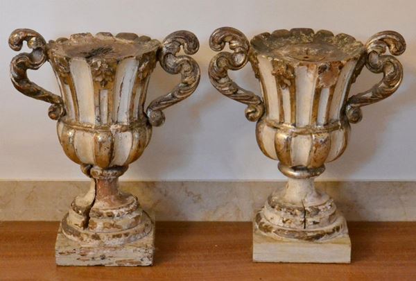 Coppia di perettoni, sec. XIX, in legno