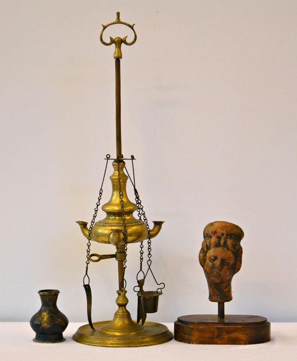 Piccolo recipiente, sec. XIX, in bronzo,