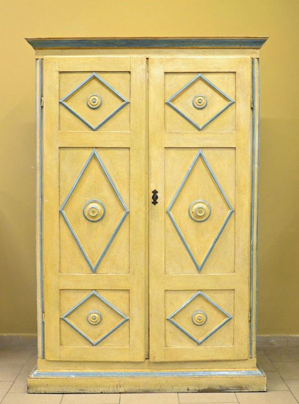 Armadio, sec. XIX, in legno laccato,