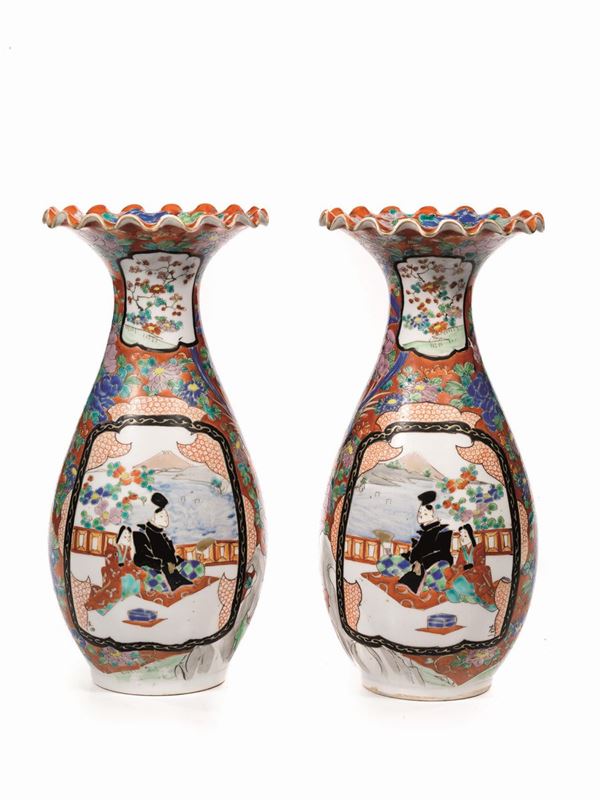 COPPIA DI VASI IMARI, GIAPPONE, PERIODO MEIJI, SEC. XIX