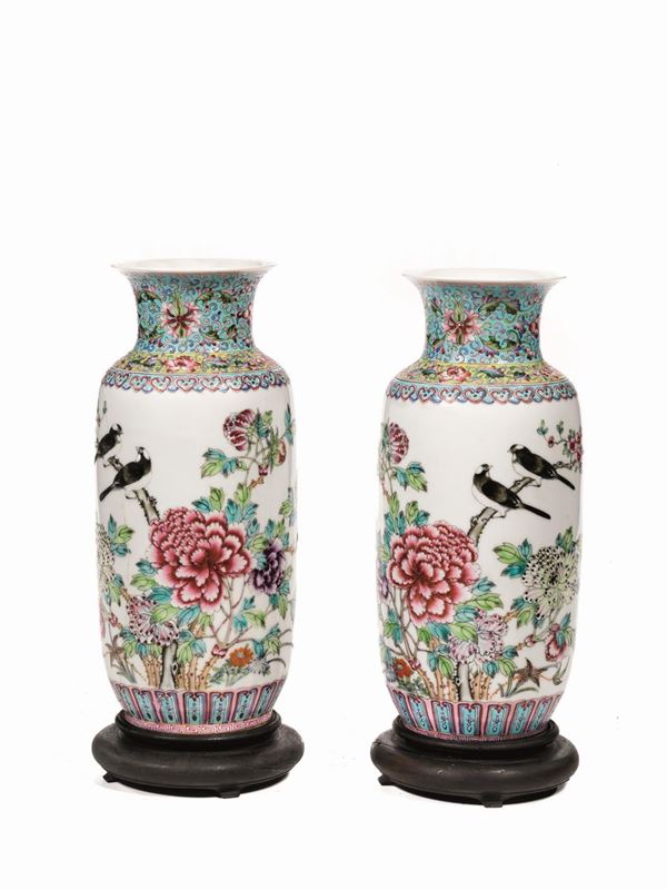 COPPIA DI VASI A RULLO, CINA, REPUBBLICA  - Asta GIOIELLI, SCULTURE, DIPINTI, ARREDI E OGGETTI D'ARTE - Poggio Bracciolini Casa d'Aste