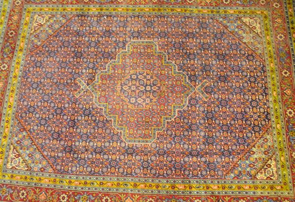 Tappeto persiano Tabriz di vecchia manifattura,