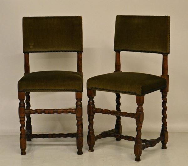 Coppia di sedie, sec. XIX, in noce, gambe a tortiglione,  - Asta GIOIELLI, SCULTURE, DIPINTI, ARREDI E OGGETTI D'ARTE - Poggio Bracciolini Casa d'Aste