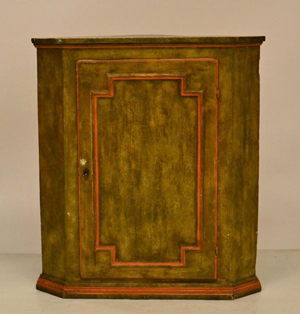 Angoliera, inizi sec. XX, in legno laccato,