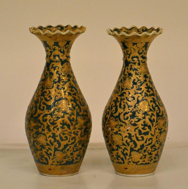 Coppia di vasi, arte orientale, sec. XX, in ceramica