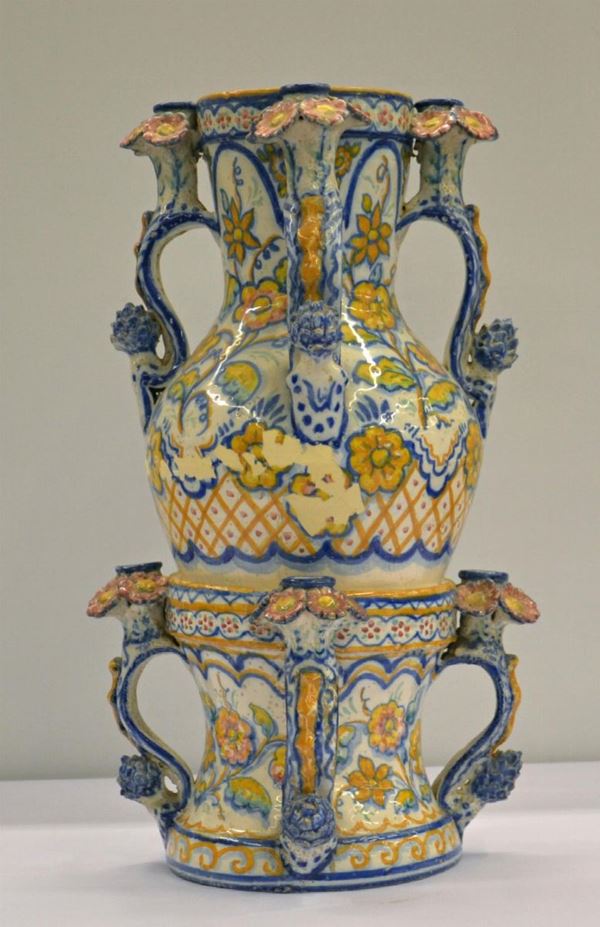 Anfora, sec. XVIII, in maiolica policroma,