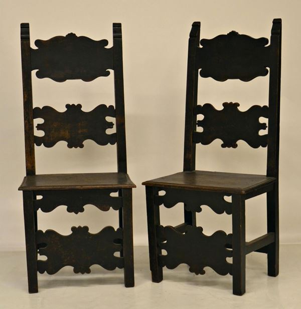 Coppia di sedie, in stile 600, in noce con