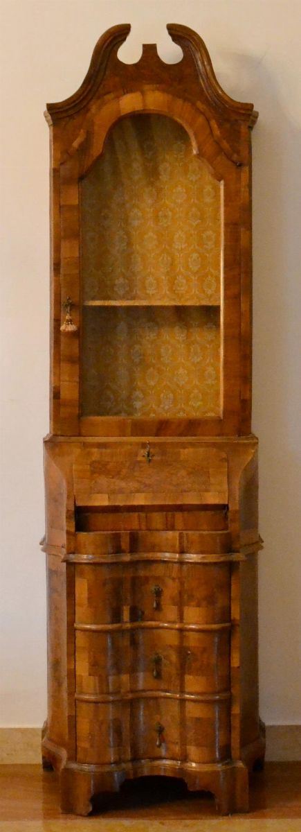 Trumeau, in stile '700, in noce,  - Asta GIOIELLI, SCULTURE, DIPINTI, ARREDI E OGGETTI D'ARTE - Poggio Bracciolini Casa d'Aste