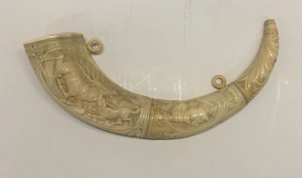 Corno in avorio, Europa, sec. XIX  - Asta GIOIELLI, SCULTURE, DIPINTI, ARREDI E OGGETTI D'ARTE - Poggio Bracciolini Casa d'Aste