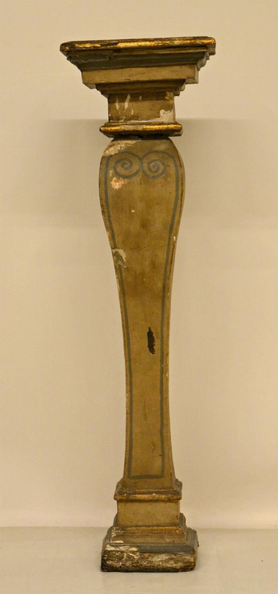 Portavaso, sec. XVIII, in legno laccato