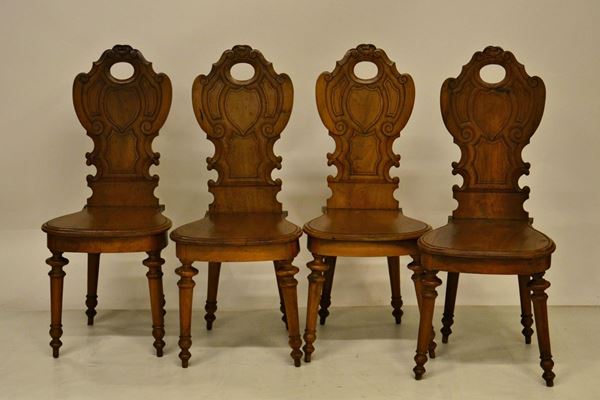 Quattro panchetti, sec. XIX, in noce, spalliere  - Asta GIOIELLI, SCULTURE, DIPINTI, ARREDI E OGGETTI D'ARTE - Poggio Bracciolini Casa d'Aste