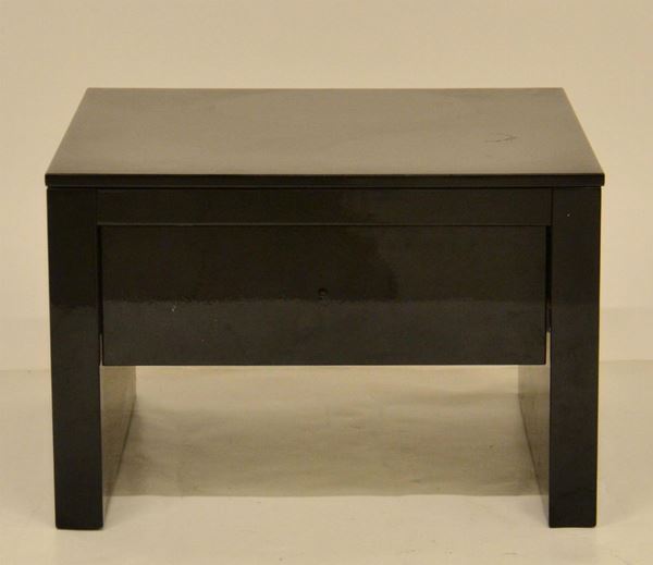 Tavolino, anni '90, in legno laccato nero,