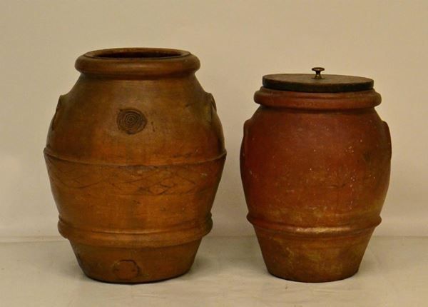 Due orci, inizi sec. XX, in terracotta,