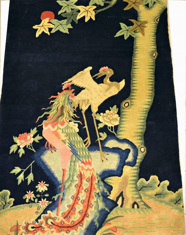 Tappeto, Cina sec. XX, fondo blu a motivi  - Asta GIOIELLI, SCULTURE, DIPINTI, ARREDI E OGGETTI D'ARTE - Poggio Bracciolini Casa d'Aste