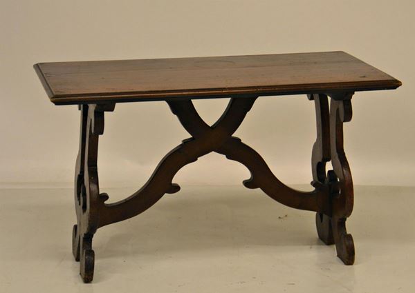 Tavolino da fumo, in stile 700, in noce,