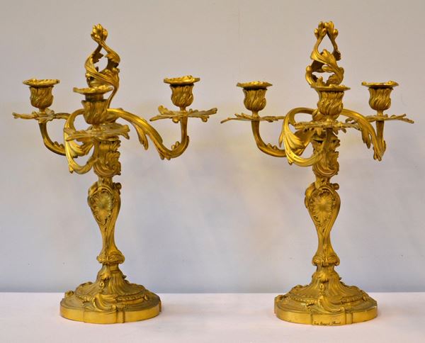 Coppia di candelieri, sec. XIX, in bronzo