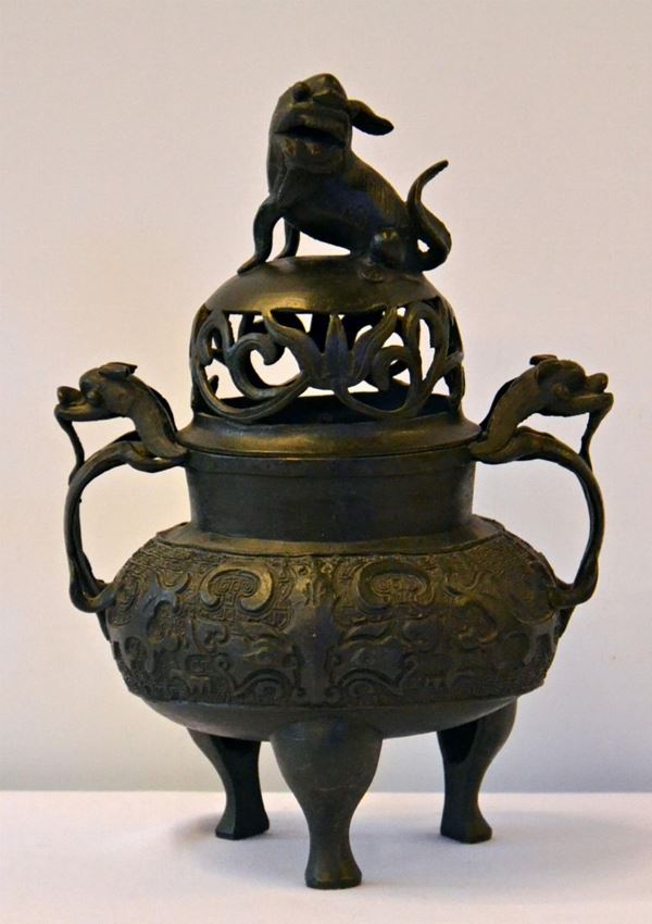 Bruciaprofumi, Cina, sec. XIX, in bronzo lavorato,