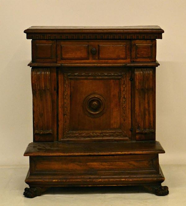 Inginocchiatoio, Lombardia, sec. XVIII, in noce,