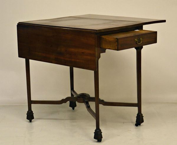 Tavolino da lavoro, Inghilterra, inizi sec. XX,  - Asta GIOIELLI, SCULTURE, DIPINTI, ARREDI E OGGETTI D'ARTE - Poggio Bracciolini Casa d'Aste