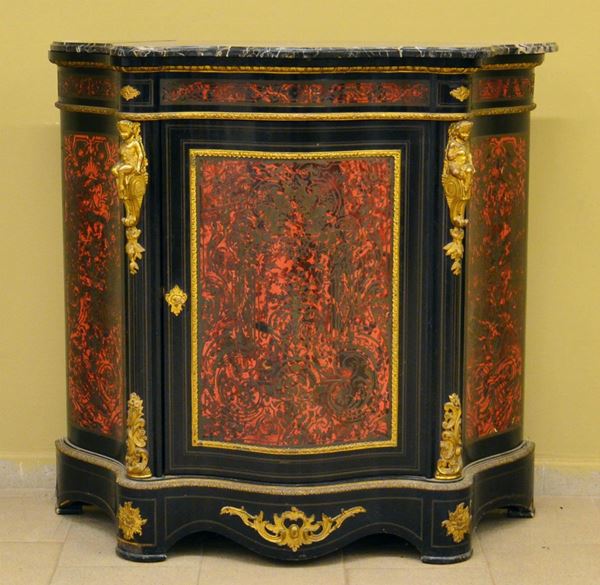 Credenza, in stile Boulle, in legno laccato e decorato,