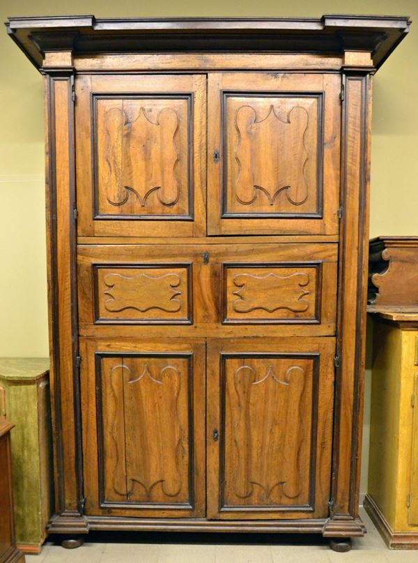 Armadio, Italia centrale, sec. XVIII, in gattice,  - Asta GIOIELLI, SCULTURE, DIPINTI, ARREDI E OGGETTI D'ARTE - Poggio Bracciolini Casa d'Aste
