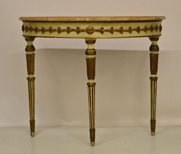 Console, in stile Luigi XVI, in legno laccato e