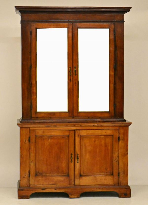 Mobile vetrina, sec. XIX, in ciliegio e abete, quattro  - Asta GIOIELLI, SCULTURE, DIPINTI, ARREDI E OGGETTI D'ARTE - Poggio Bracciolini Casa d'Aste