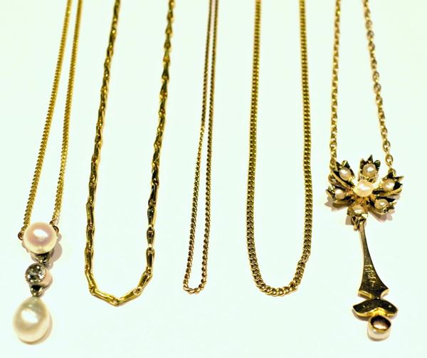 CINQUE COLLANE IN ORO GIALLO