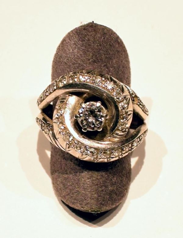 ANELLO IN ORO BIANCO, E DIAMANTI